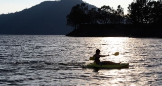 Remando al atardecer